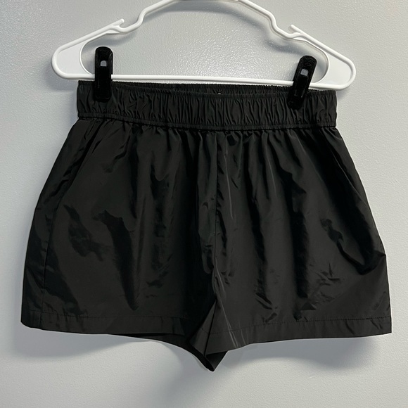 Reformation Black Swishy Elastic Waist Athletic Shorts w/ Pockets - Size M - Picture 1 of 3